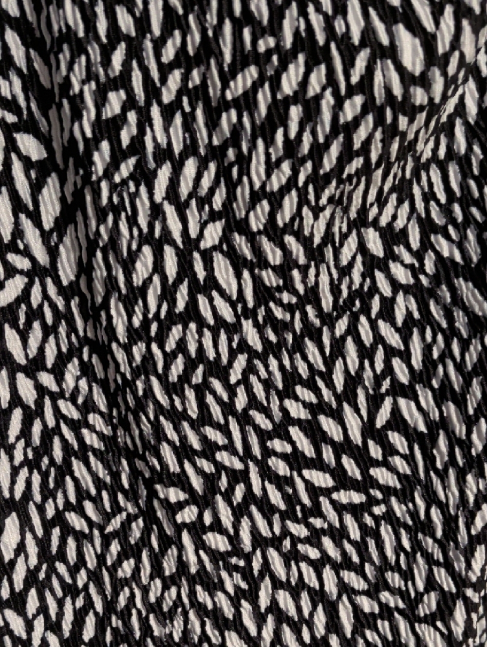 Kim & Cami. Black and White Patterned Button-Front Blouse - Picture 3 of 7
